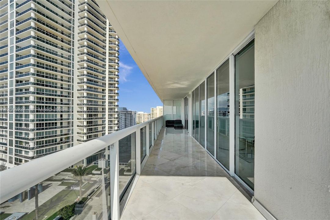 For Rent: $12,000 (3 beds, 3 baths, 2065 Square Feet)
