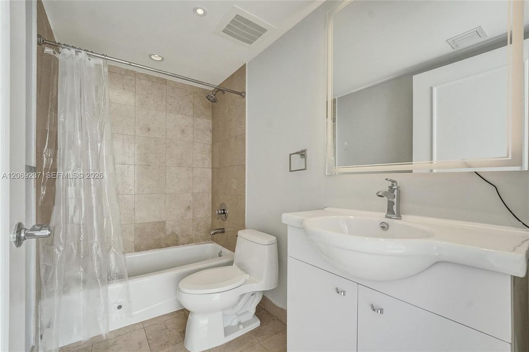 For Rent: $12,000 (3 beds, 3 baths, 2065 Square Feet)