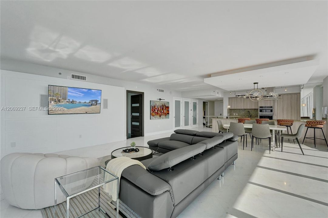 For Rent: $12,000 (3 beds, 3 baths, 2065 Square Feet)
