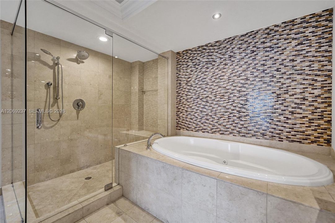 For Rent: $12,000 (3 beds, 3 baths, 2065 Square Feet)