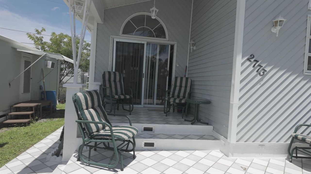 09_covered-porch