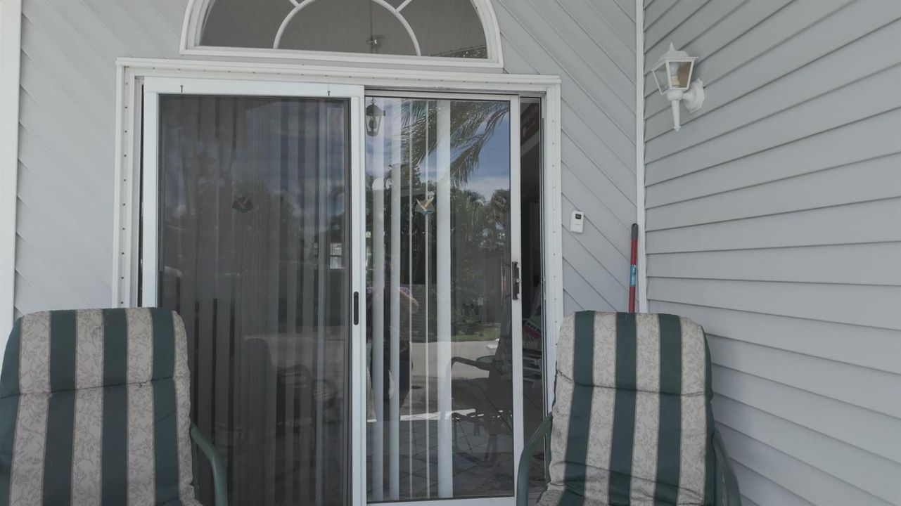 04_porch-entry