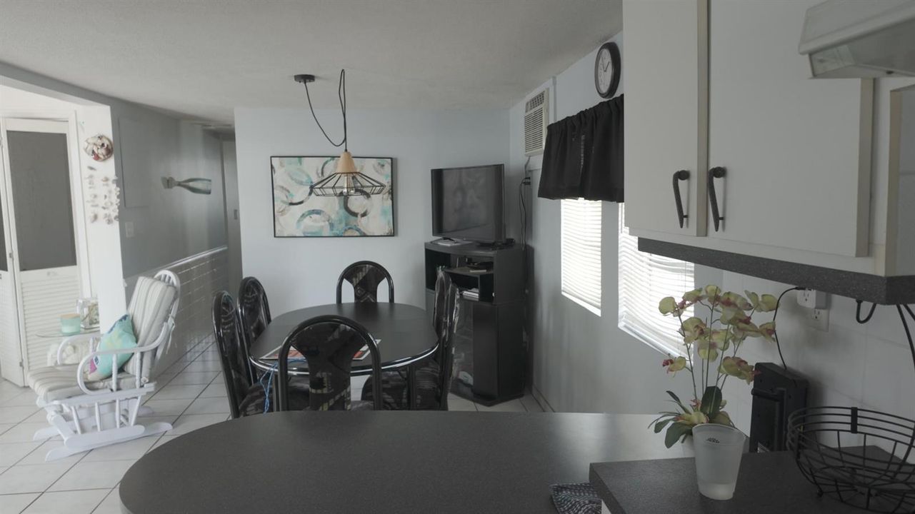 09_open-plan-wide