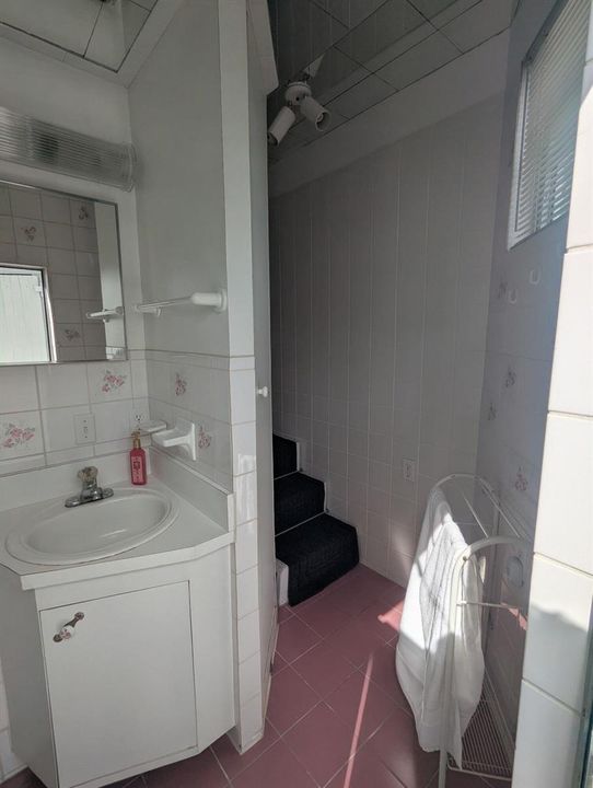 bathroom-new-01-vanity