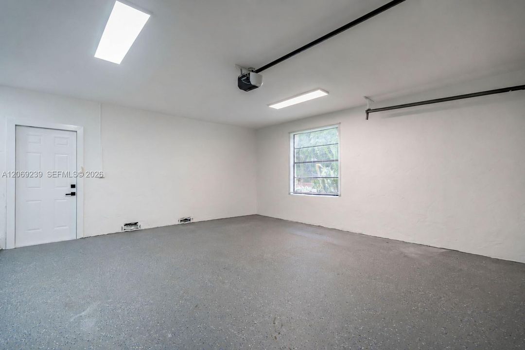 For Sale: $549,000 (3 beds, 2 baths, 1339 Square Feet)