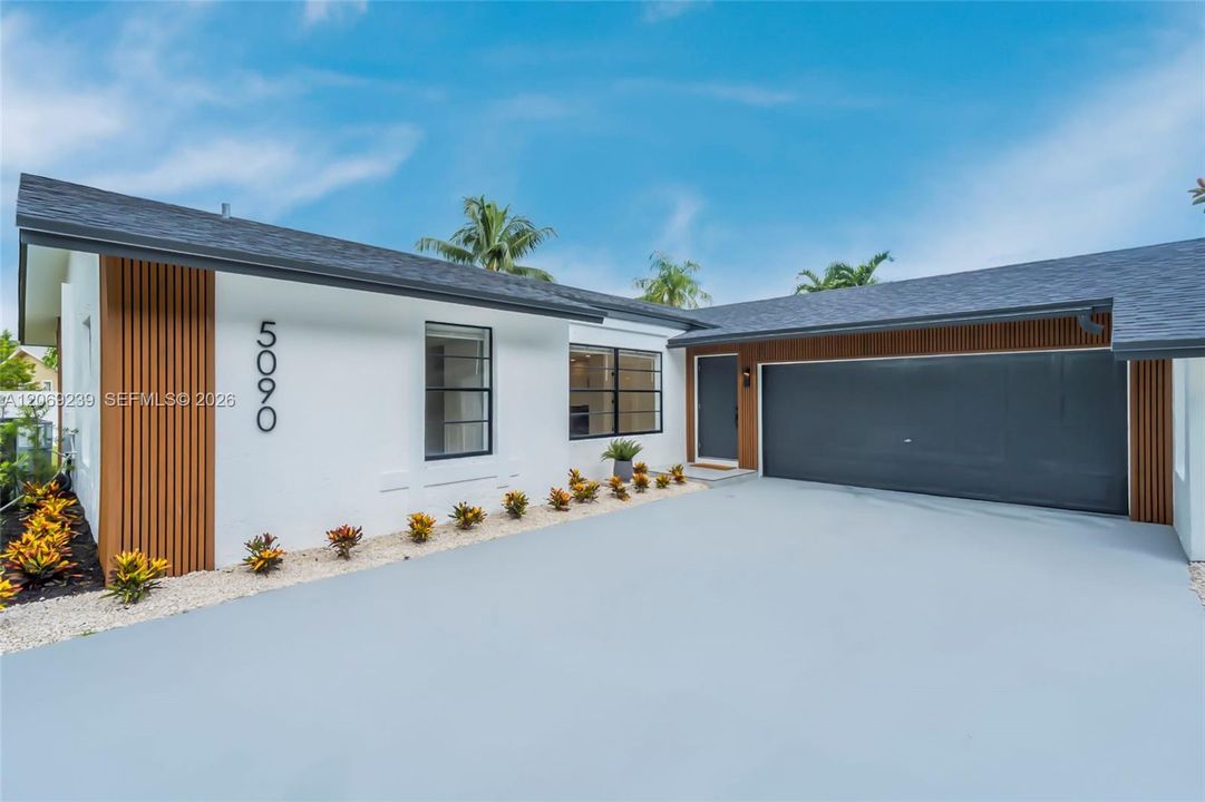 For Sale: $549,000 (3 beds, 2 baths, 1339 Square Feet)