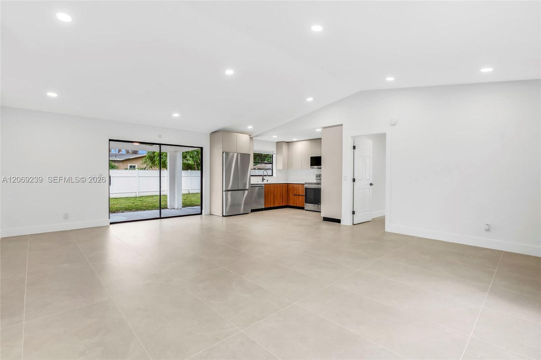 For Sale: $549,000 (3 beds, 2 baths, 1339 Square Feet)