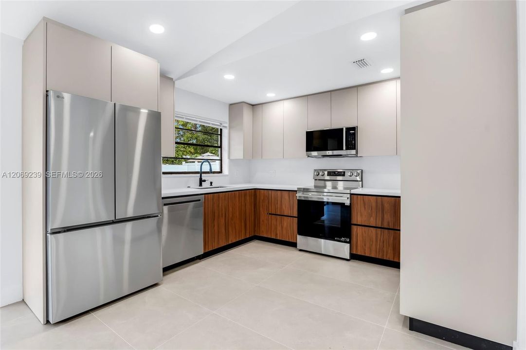 For Sale: $549,000 (3 beds, 2 baths, 1339 Square Feet)