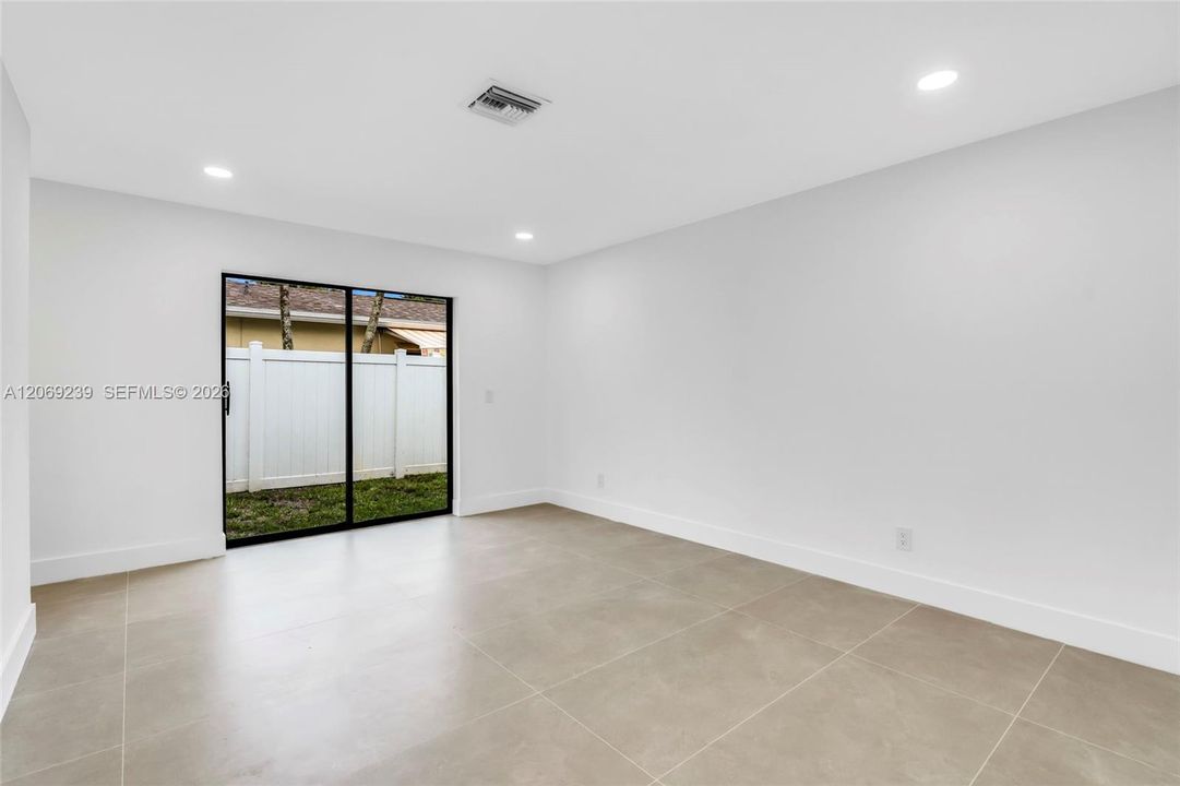 For Sale: $549,000 (3 beds, 2 baths, 1339 Square Feet)