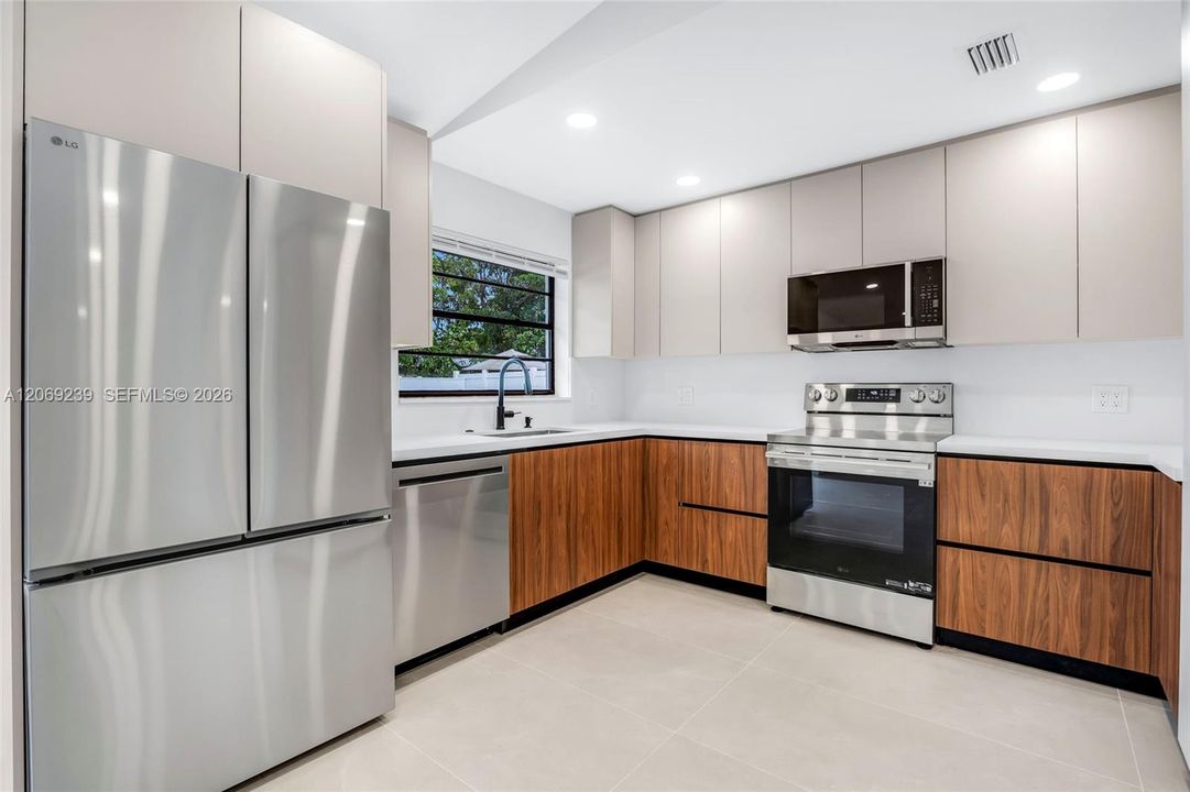 For Sale: $549,000 (3 beds, 2 baths, 1339 Square Feet)