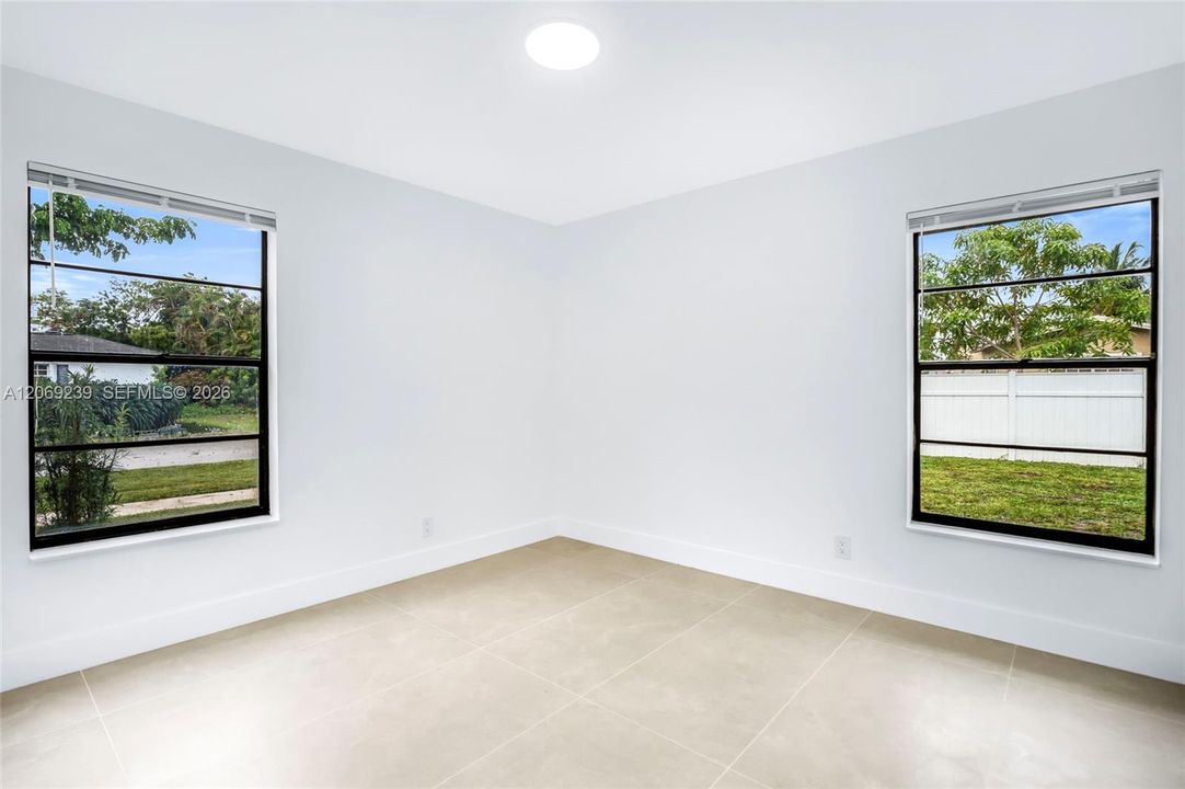 For Sale: $549,000 (3 beds, 2 baths, 1339 Square Feet)