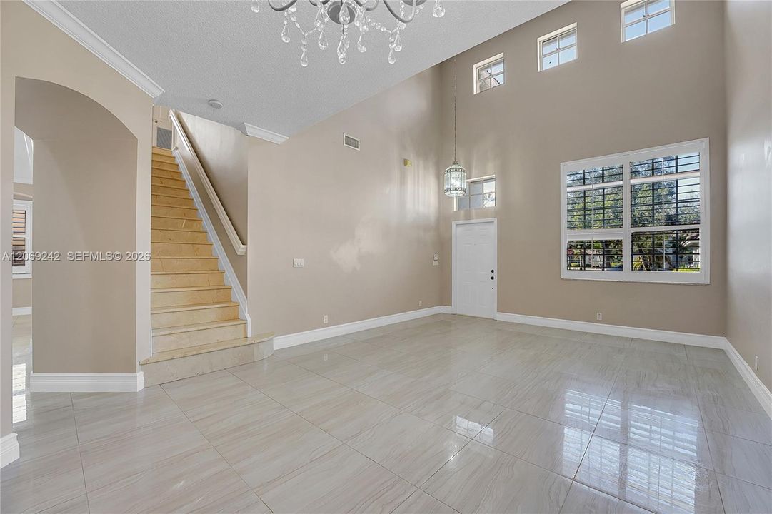 В аренду: $3,800 (4 спален, 2 ванн, 2108 Квадратных фут)