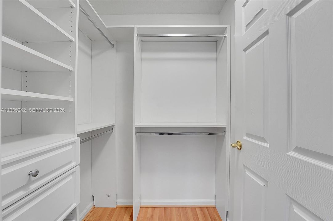 В аренду: $3,800 (4 спален, 2 ванн, 2108 Квадратных фут)
