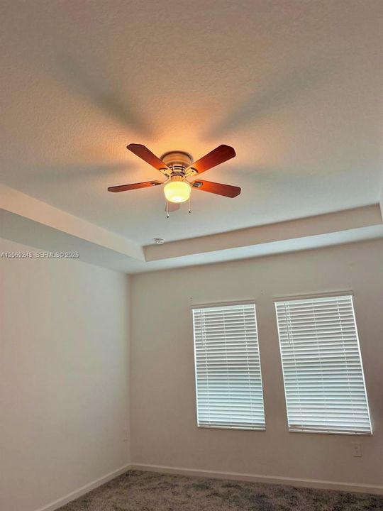 En Venta: $300,000 (3 camas, 2 baños, 1738 Pies cuadrados)