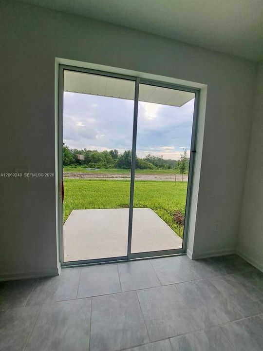 En Venta: $300,000 (3 camas, 2 baños, 1738 Pies cuadrados)