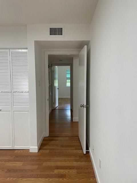 For Rent: $2,200 (2 beds, 2 baths, 1093 Square Feet)