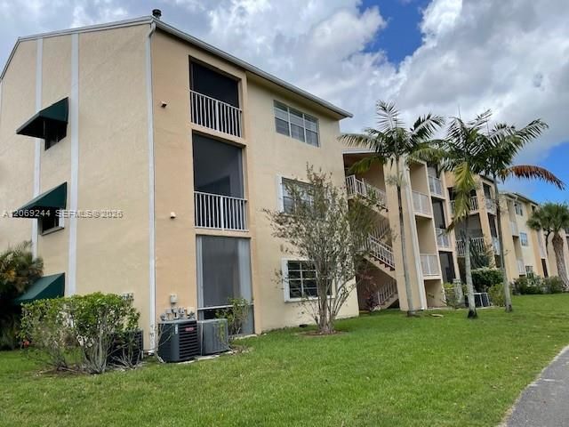 For Rent: $2,200 (2 beds, 2 baths, 1093 Square Feet)