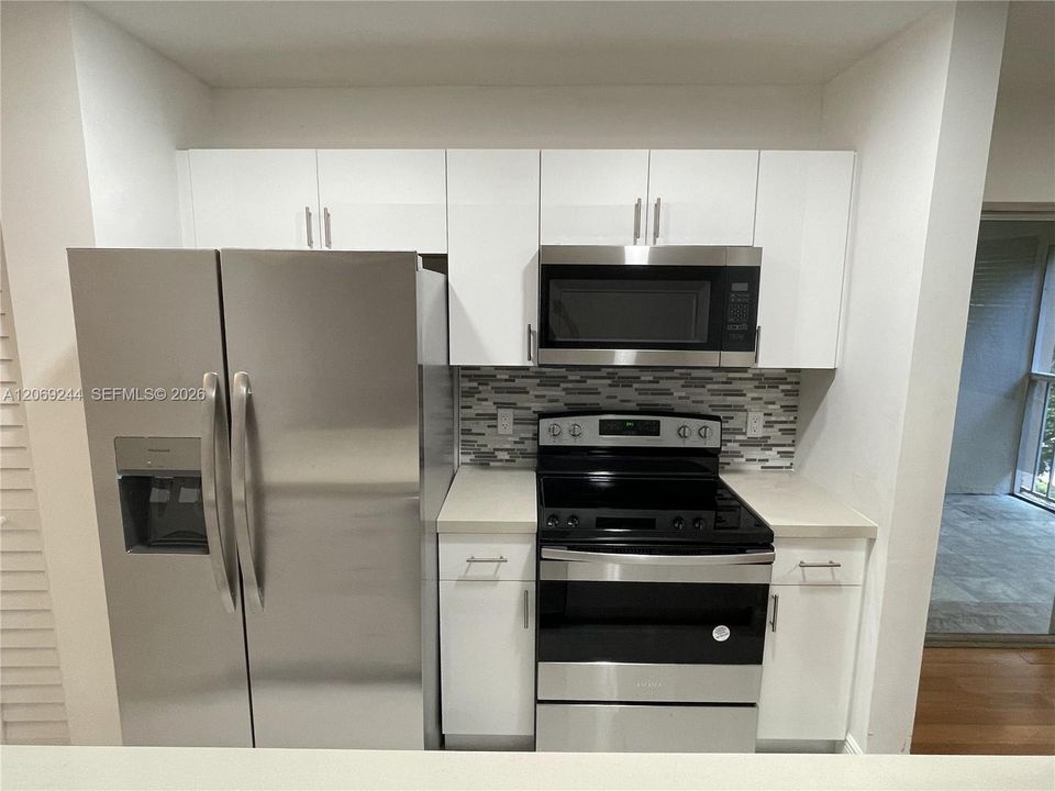 For Rent: $2,200 (2 beds, 2 baths, 1093 Square Feet)