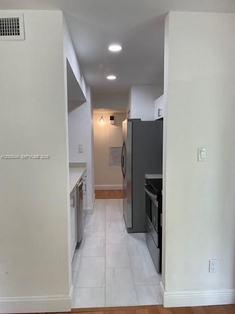 For Rent: $2,200 (2 beds, 2 baths, 1093 Square Feet)