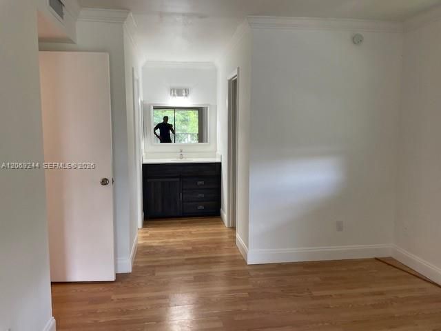 For Rent: $2,200 (2 beds, 2 baths, 1093 Square Feet)