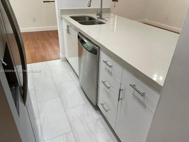 For Rent: $2,200 (2 beds, 2 baths, 1093 Square Feet)