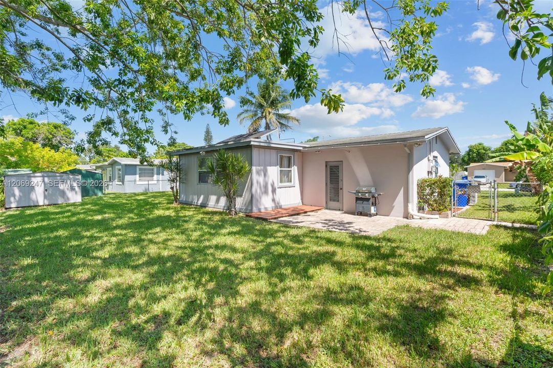На продажу: $465,000 (3 спален, 2 ванн, 1400 Квадратных фут)