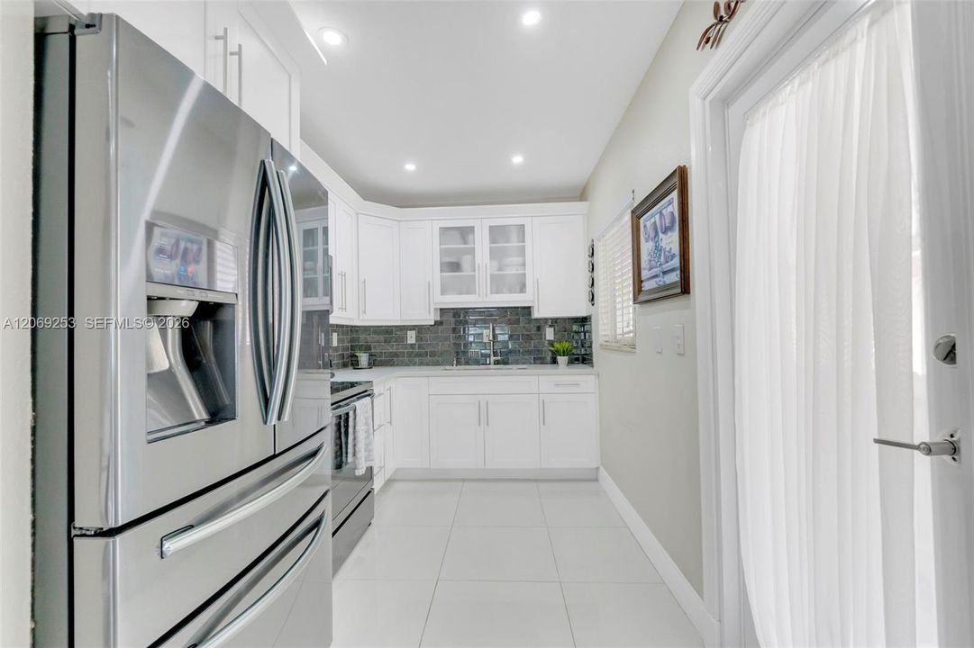En Venta: $769,000 (5 camas, 2 baños, 1610 Pies cuadrados)