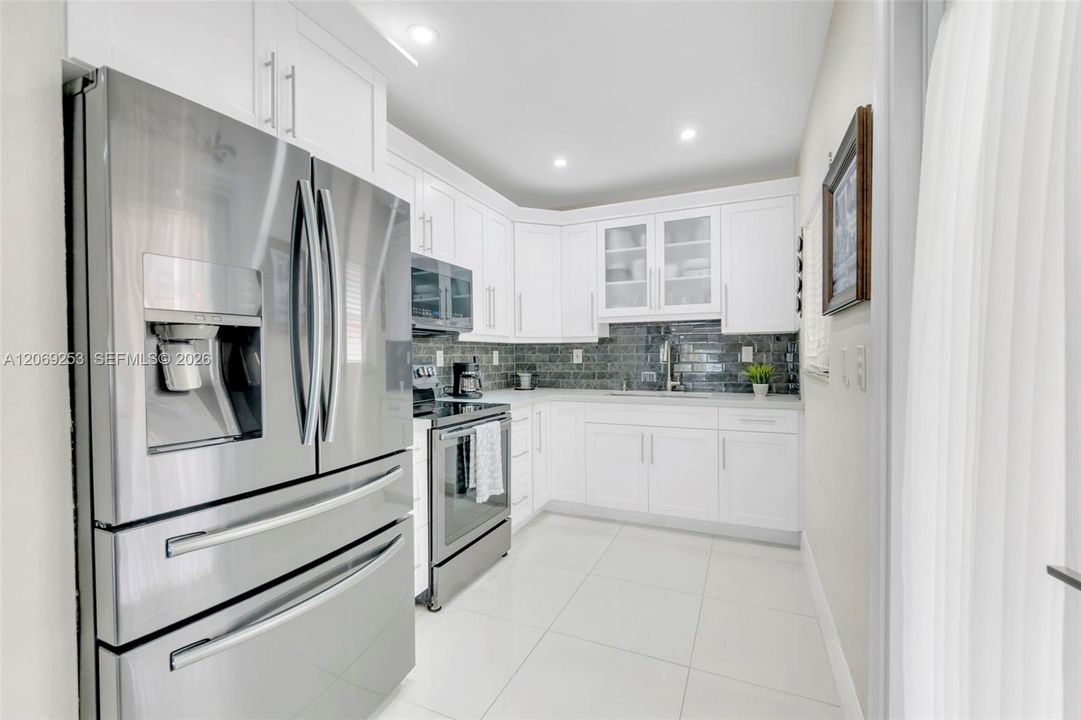 En Venta: $769,000 (5 camas, 2 baños, 1610 Pies cuadrados)