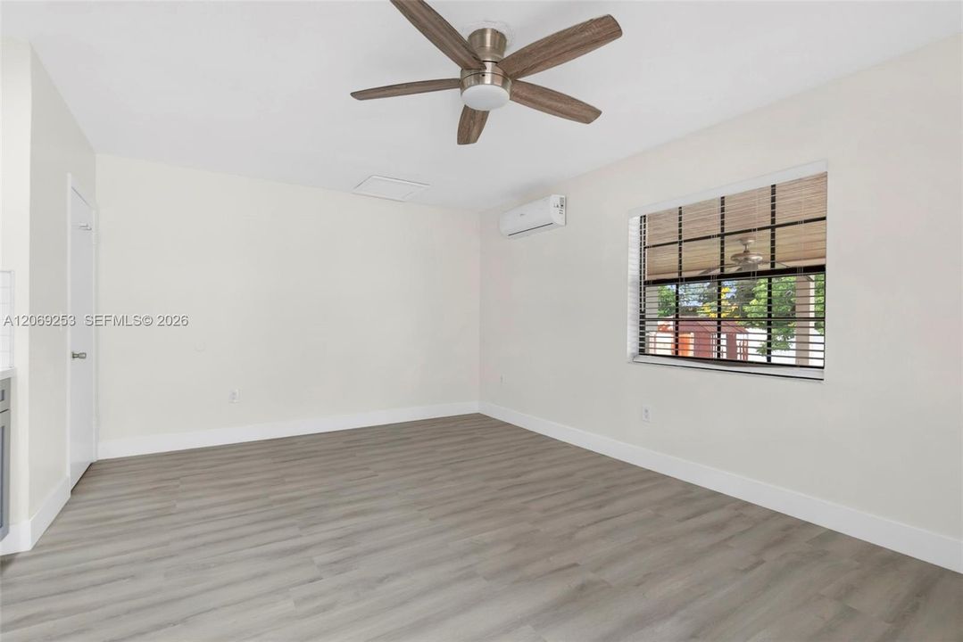 En Venta: $769,000 (5 camas, 2 baños, 1610 Pies cuadrados)