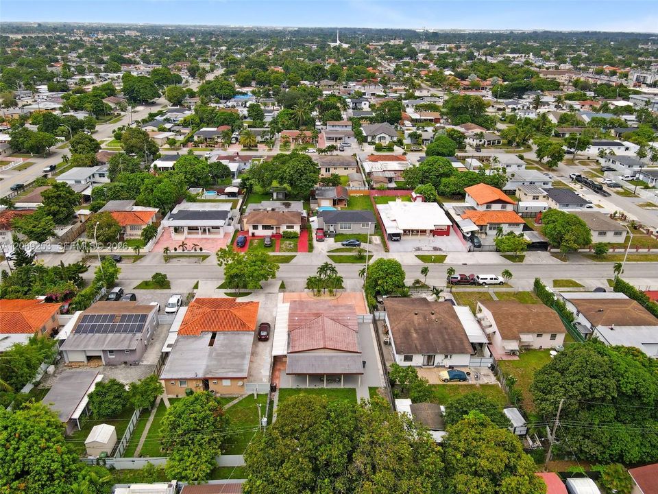 En Venta: $769,000 (5 camas, 2 baños, 1610 Pies cuadrados)