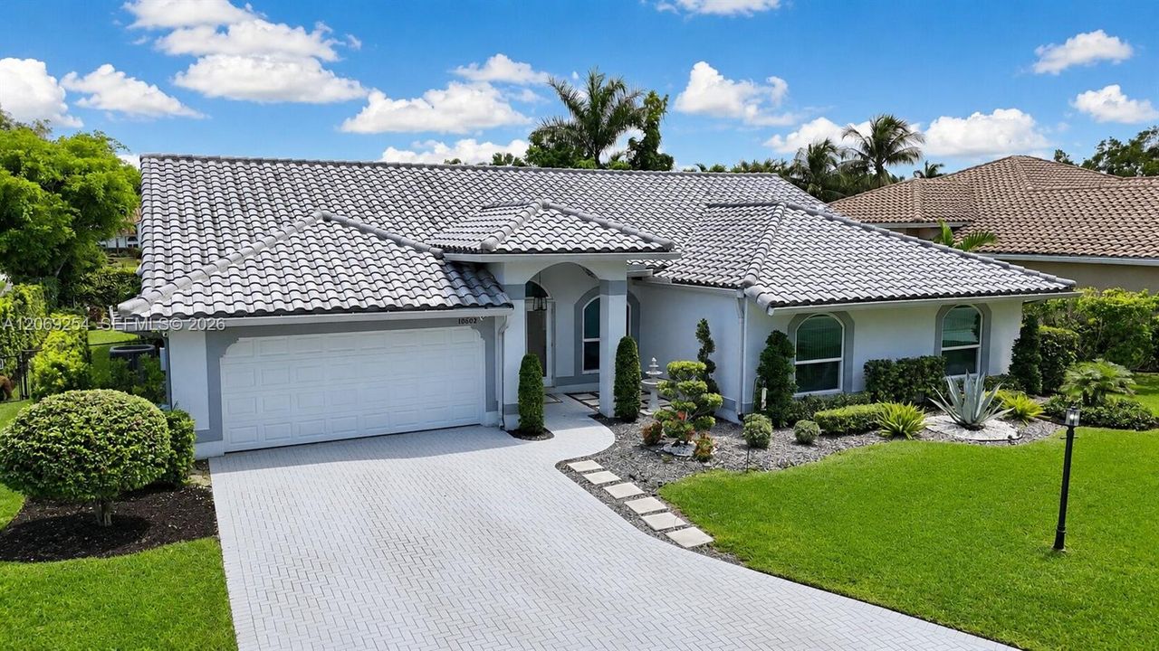 For Sale: $869,000 (4 beds, 2 baths, 2287 Square Feet)