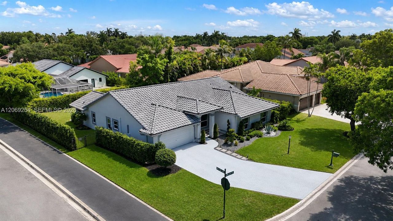 For Sale: $869,000 (4 beds, 2 baths, 2287 Square Feet)