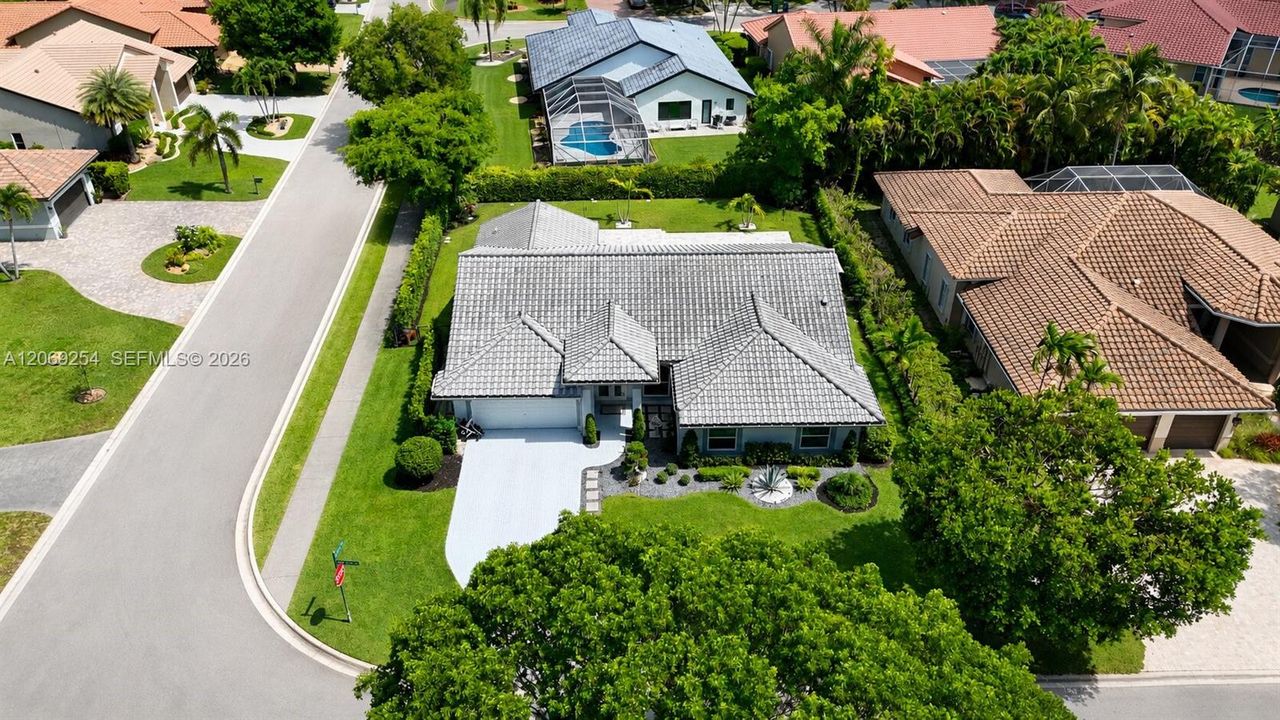 For Sale: $869,000 (4 beds, 2 baths, 2287 Square Feet)