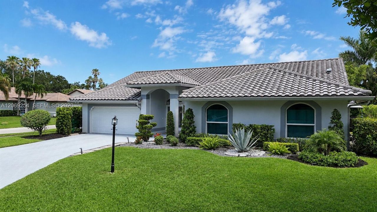For Sale: $869,000 (4 beds, 2 baths, 2287 Square Feet)