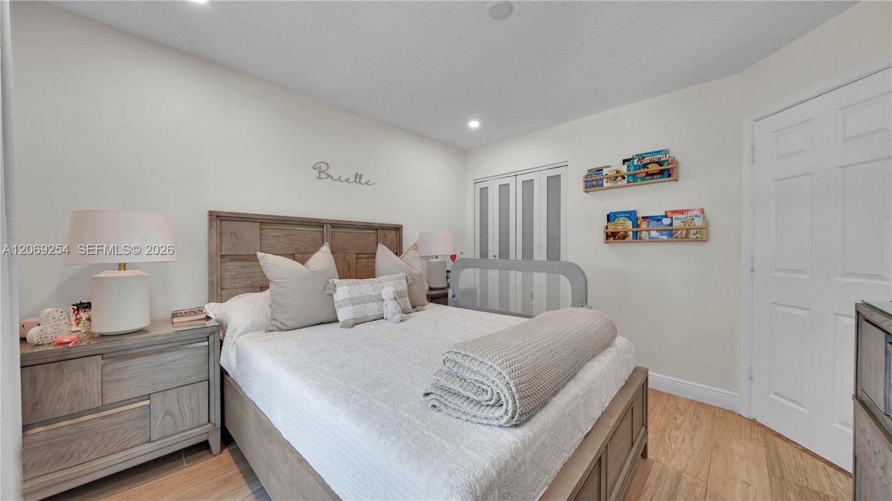 For Sale: $869,000 (4 beds, 2 baths, 2287 Square Feet)