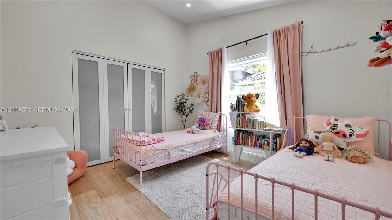 For Sale: $869,000 (4 beds, 2 baths, 2287 Square Feet)