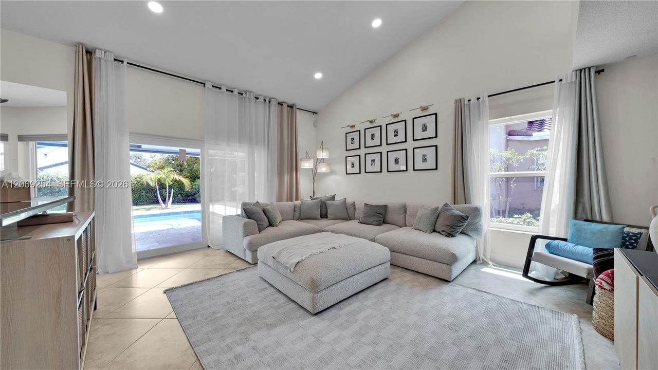 For Sale: $869,000 (4 beds, 2 baths, 2287 Square Feet)