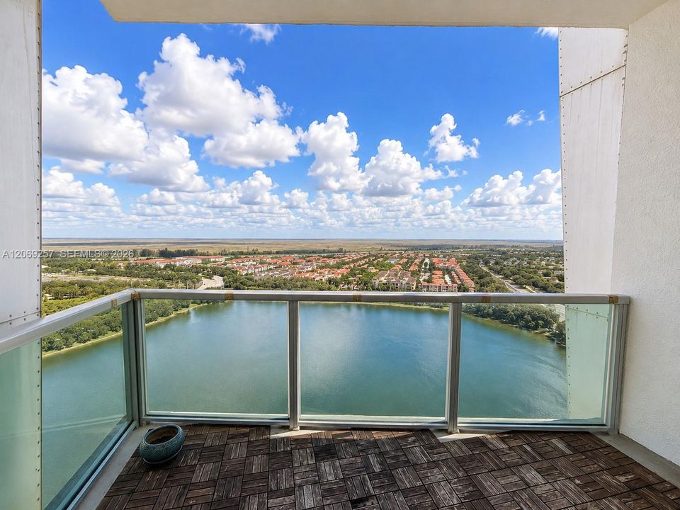 For Sale: $460,000 (3 beds, 2 baths, 1271 Square Feet)