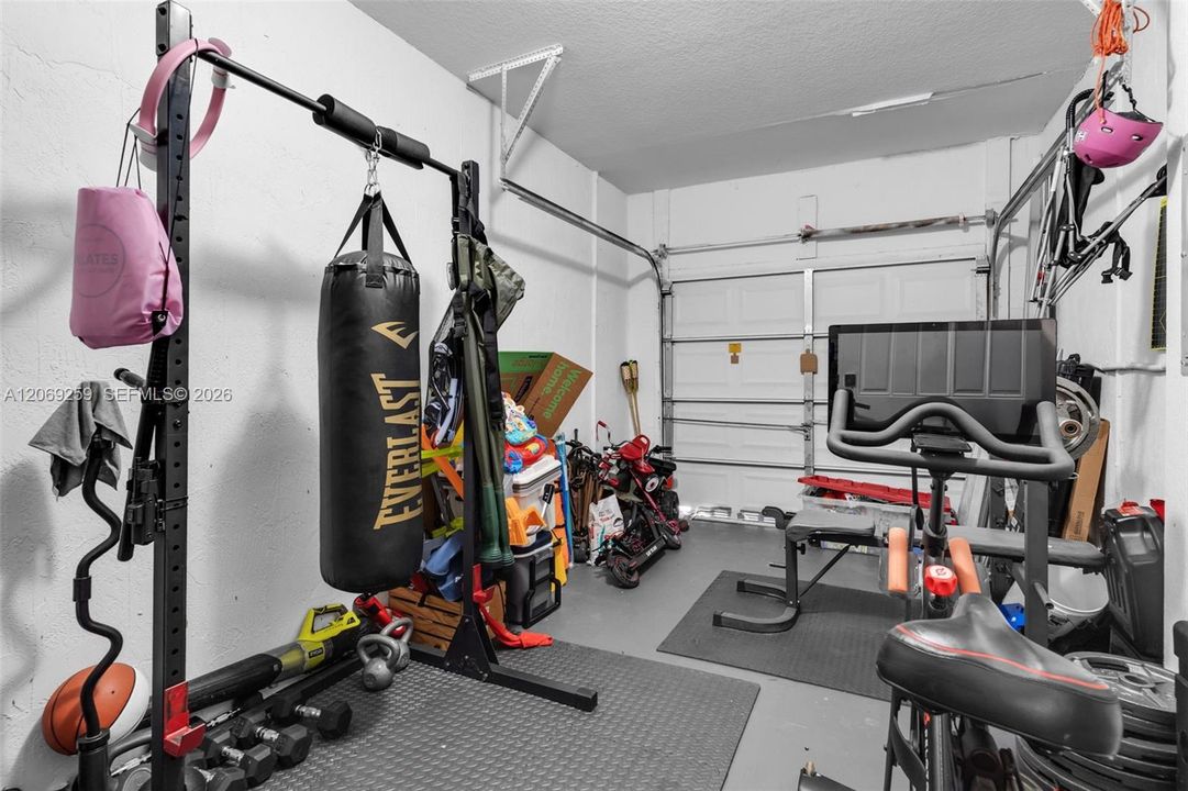 For Rent: $3,700 (4 beds, 2 baths, 1732 Square Feet)