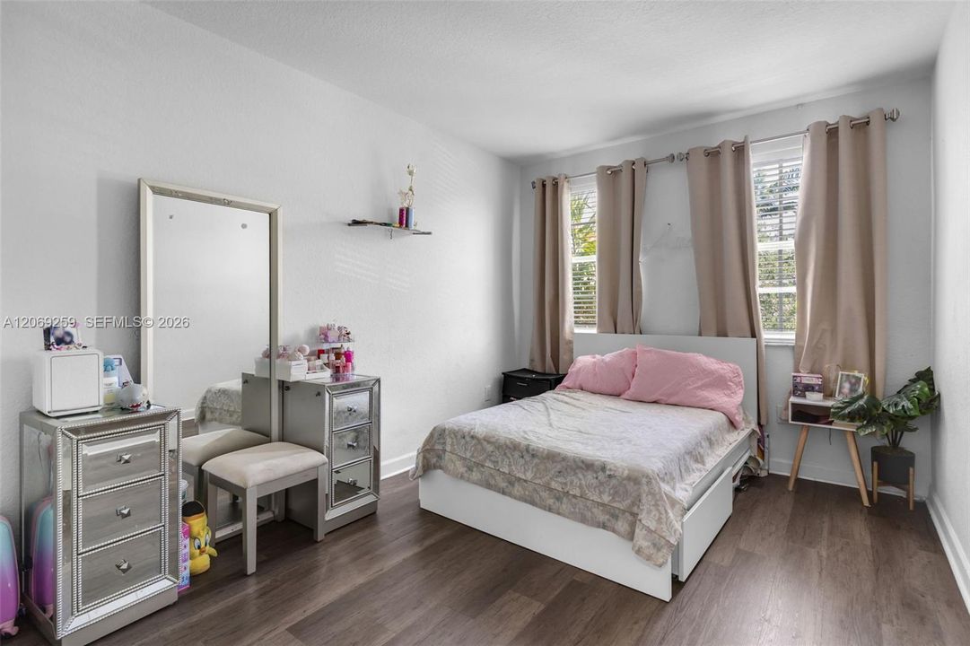 For Rent: $3,700 (4 beds, 2 baths, 1732 Square Feet)