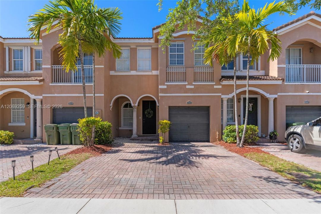 For Rent: $3,700 (4 beds, 2 baths, 1732 Square Feet)