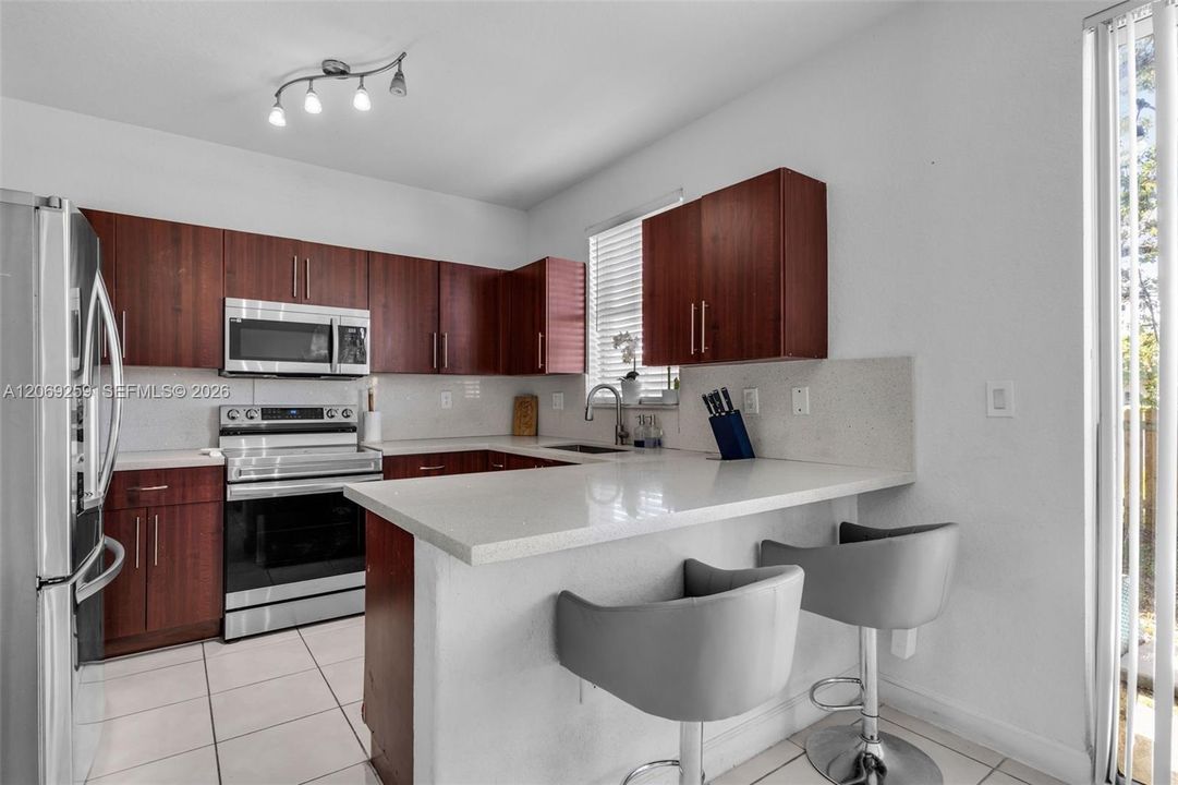 For Rent: $3,700 (4 beds, 2 baths, 1732 Square Feet)