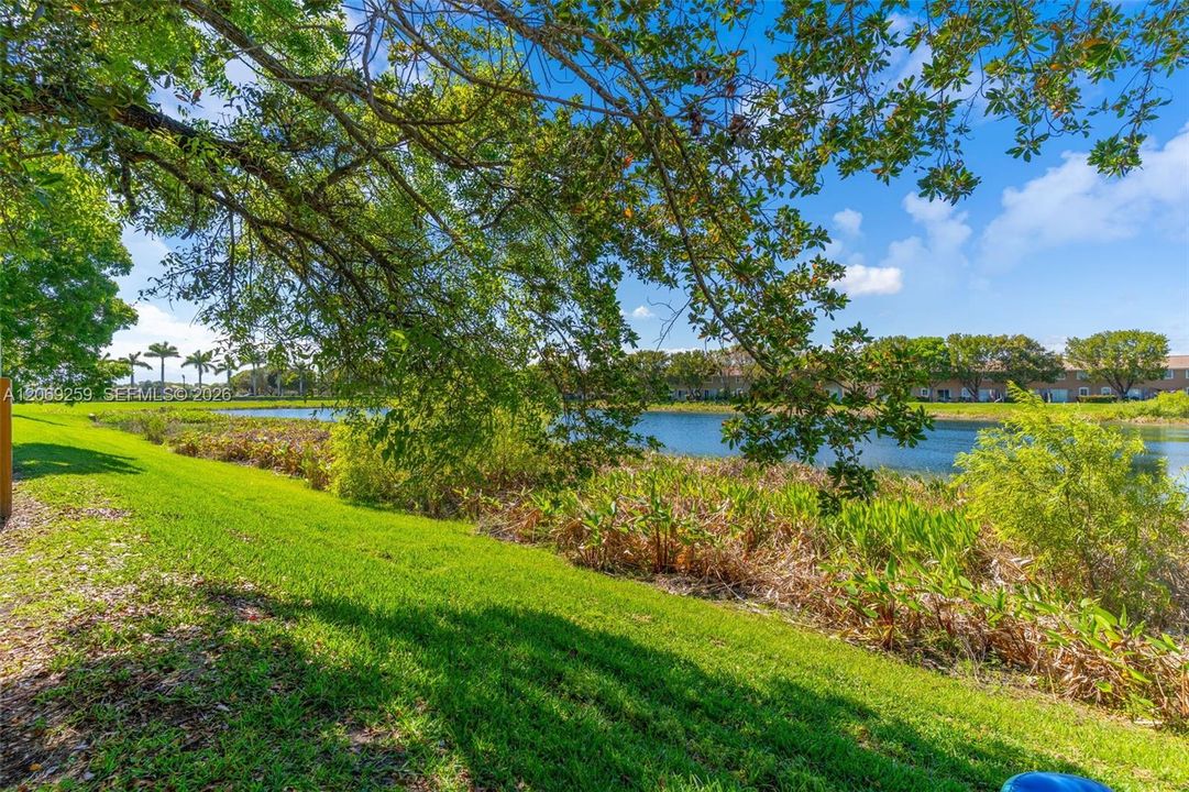 For Rent: $3,700 (4 beds, 2 baths, 1732 Square Feet)