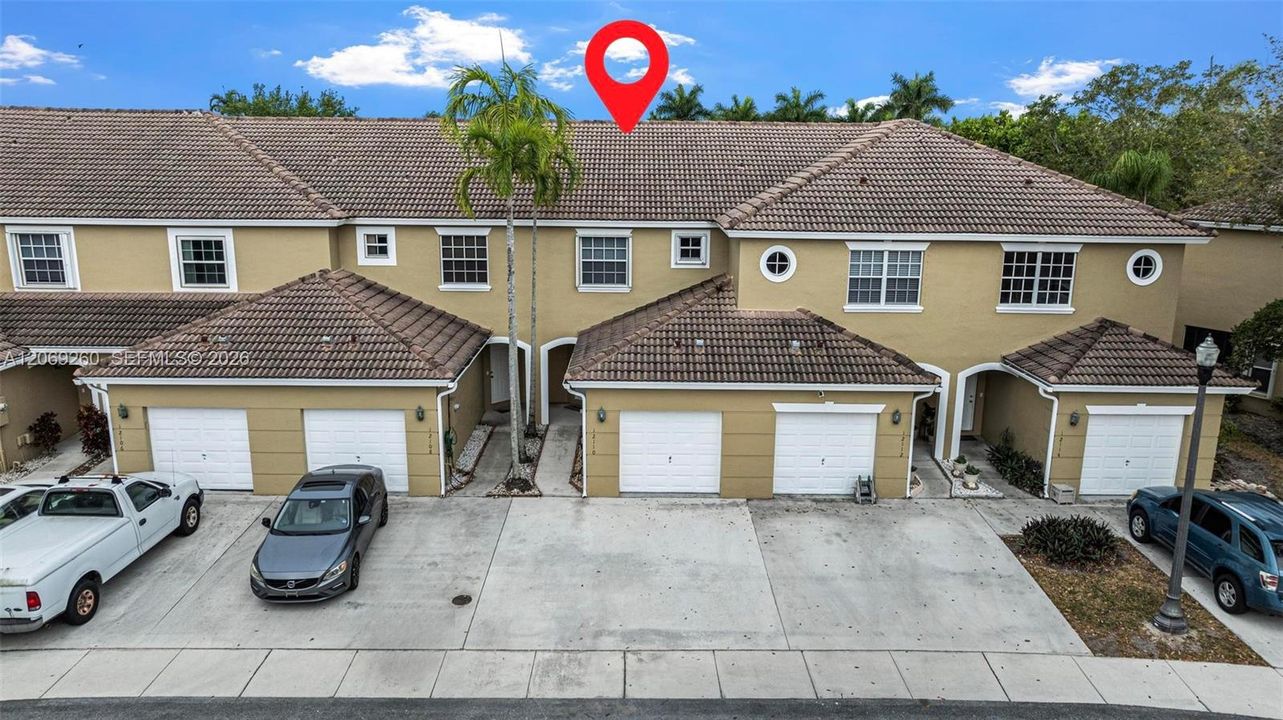 For Rent: $2,850 (2 beds, 2 baths, 1169 Square Feet)