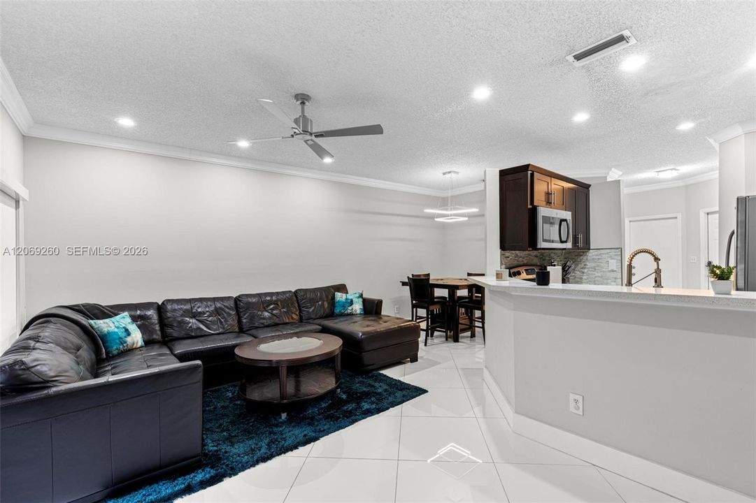 For Rent: $2,850 (2 beds, 2 baths, 1169 Square Feet)