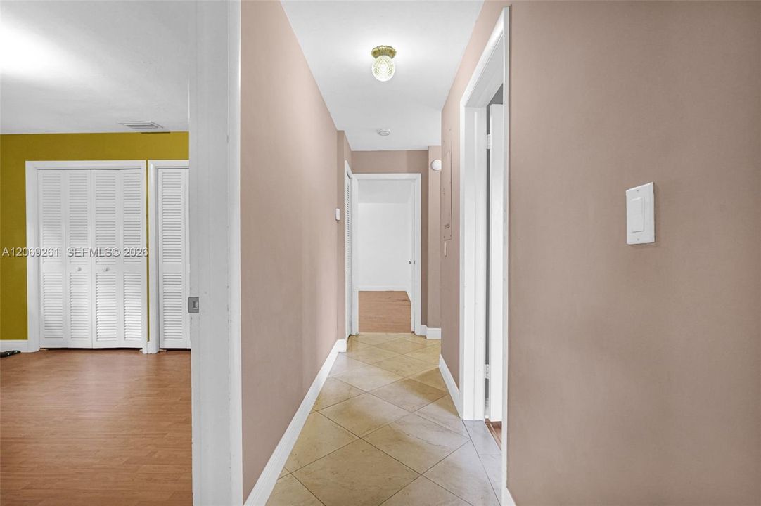 For Sale: $1,250,000 (5 beds, 2 baths, 2996 Square Feet)