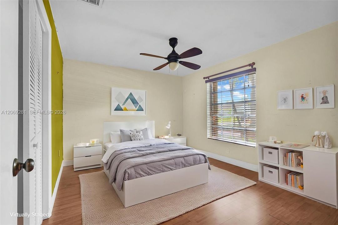 For Sale: $1,250,000 (5 beds, 2 baths, 2996 Square Feet)