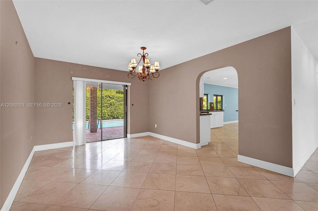 For Sale: $1,250,000 (5 beds, 2 baths, 2996 Square Feet)
