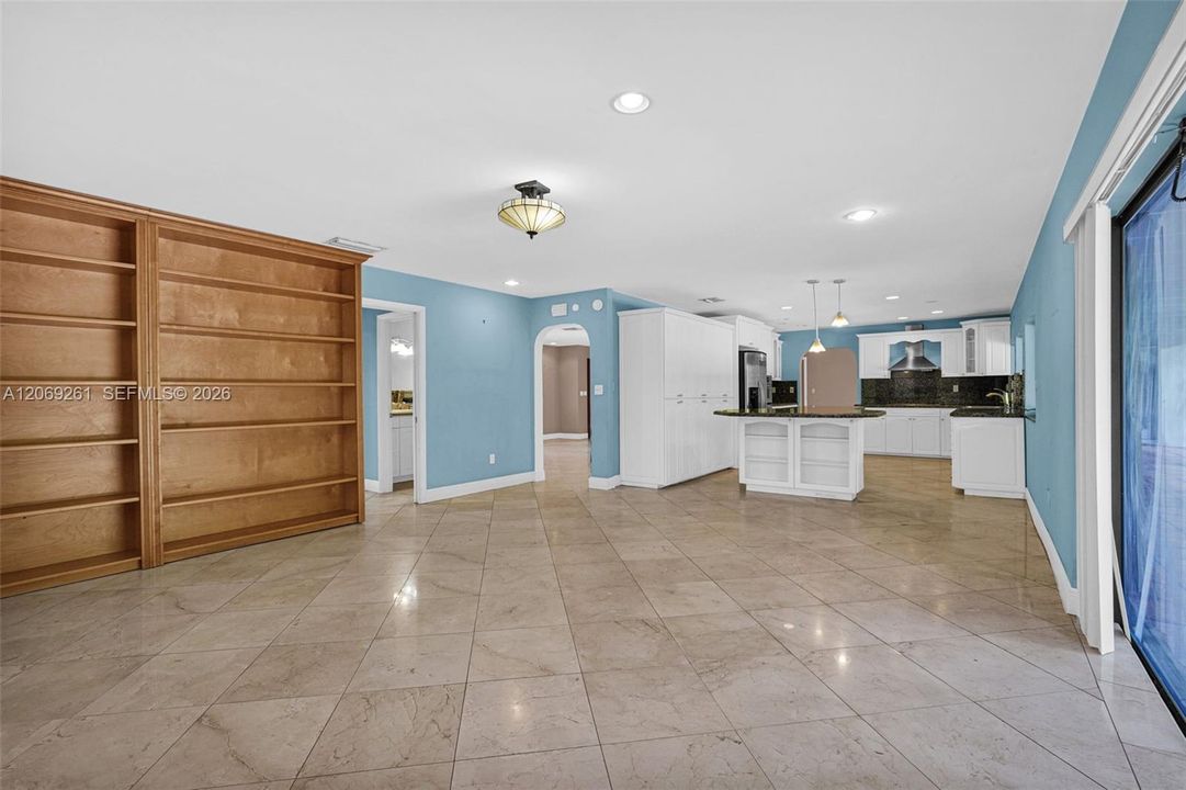 For Sale: $1,250,000 (5 beds, 2 baths, 2996 Square Feet)
