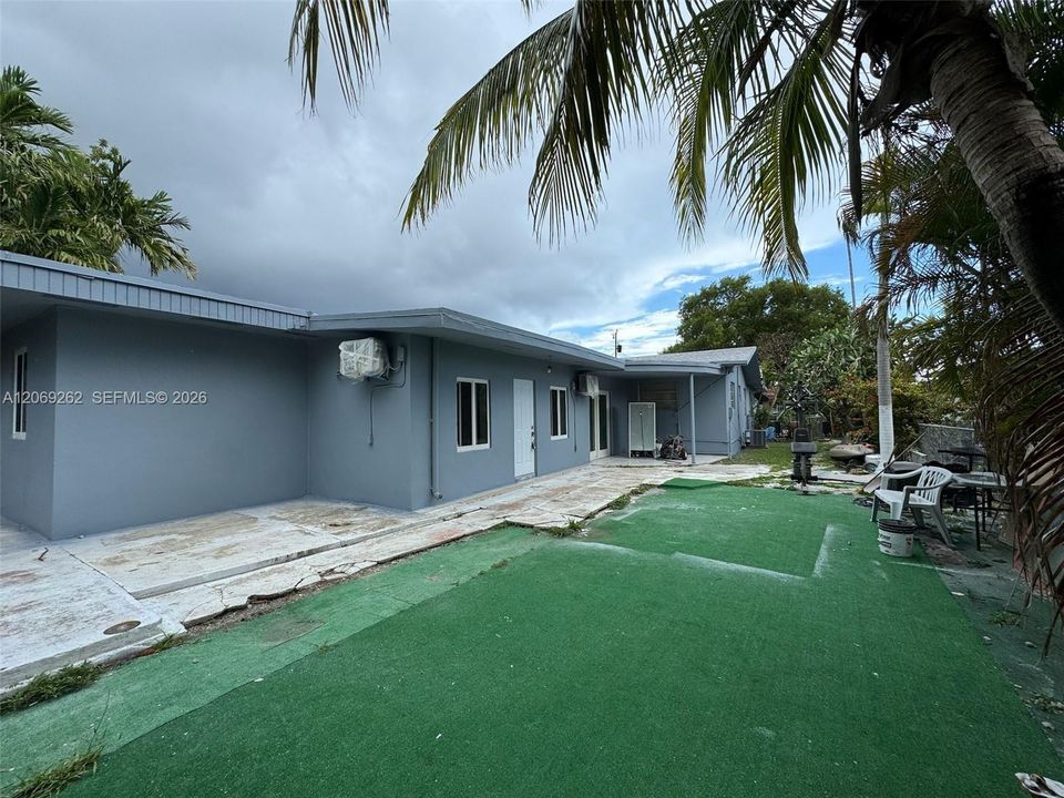 For Rent: $2,650 (2 beds, 1 baths, 3070 Square Feet)
